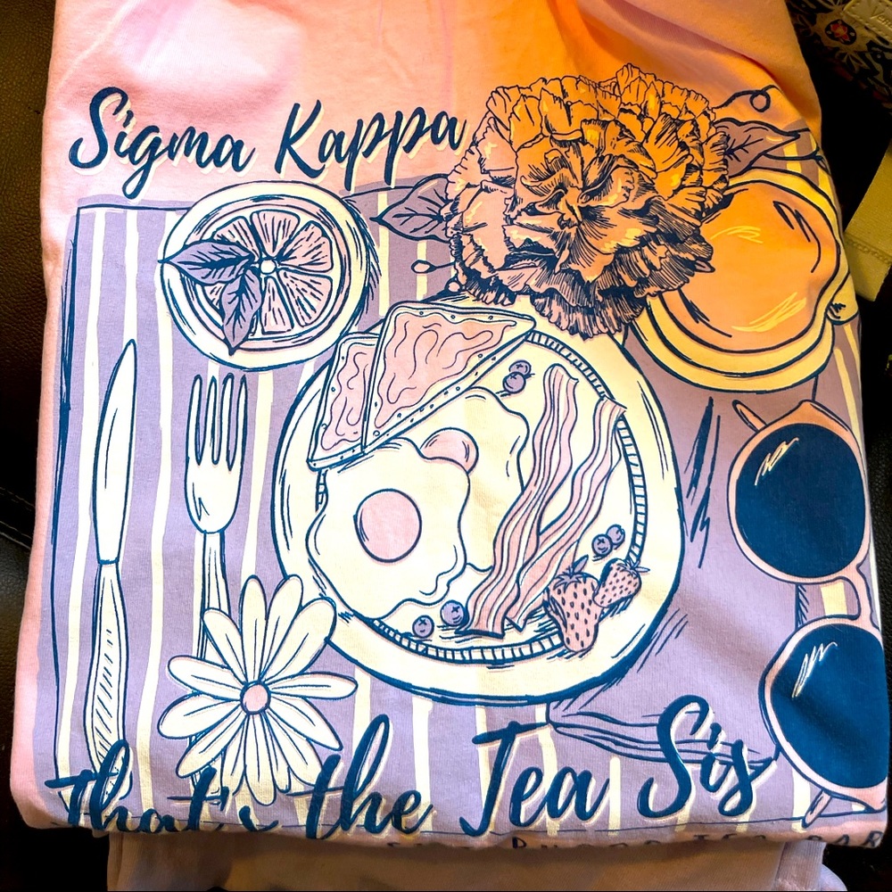 Sigma Kappa 💜🕊 Comfort Colors Tee • Size XL ✨ Brand 🆕 Baby Pink 💕☕️